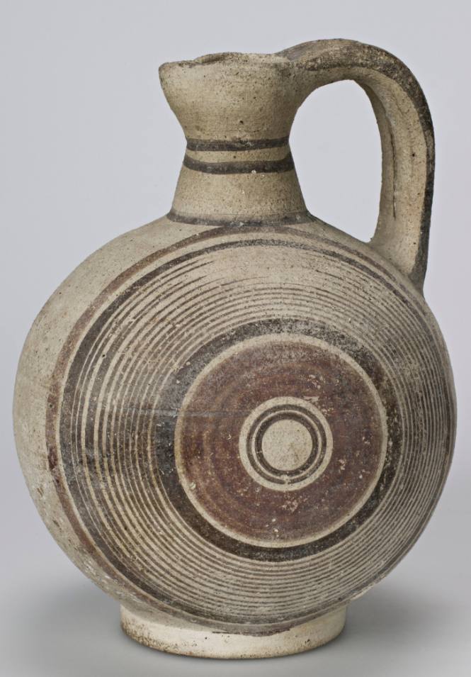 Oinochoe with two-strand handle decorated with concentric vertical circles