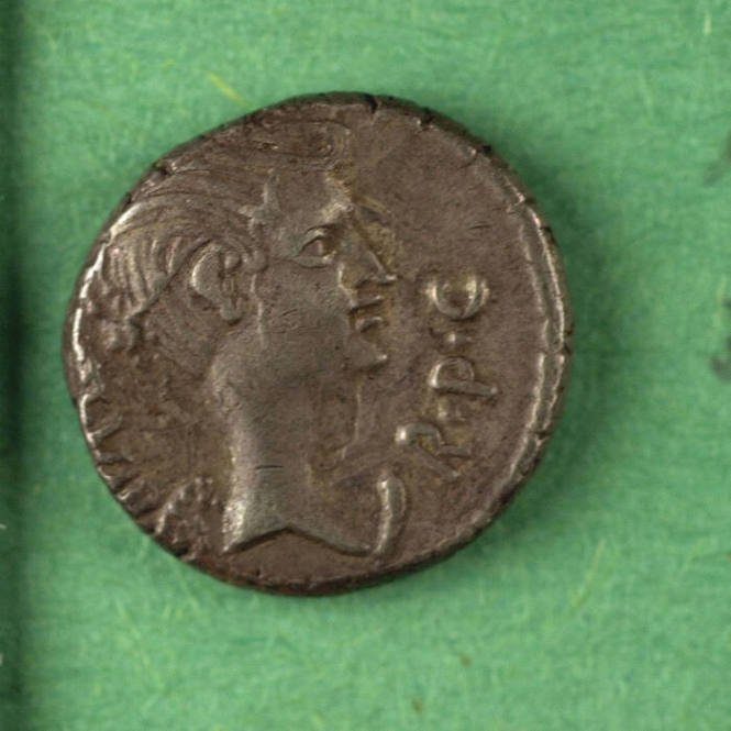 quinarius, Triumviral, 43-42 BCE