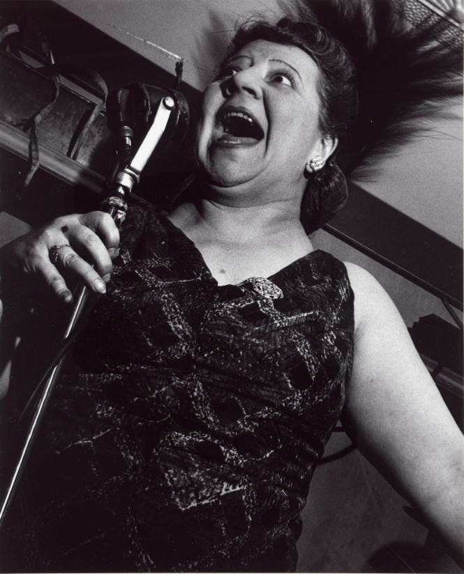 Singer at Café Métropole
