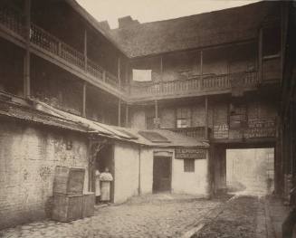 White Hart Inn Yard, Southward