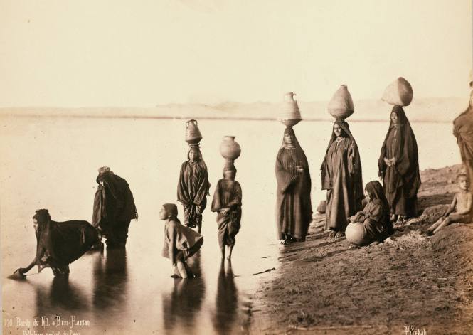 Beni-Hassan, Banks of the Nile, Fellahins Carrying Water