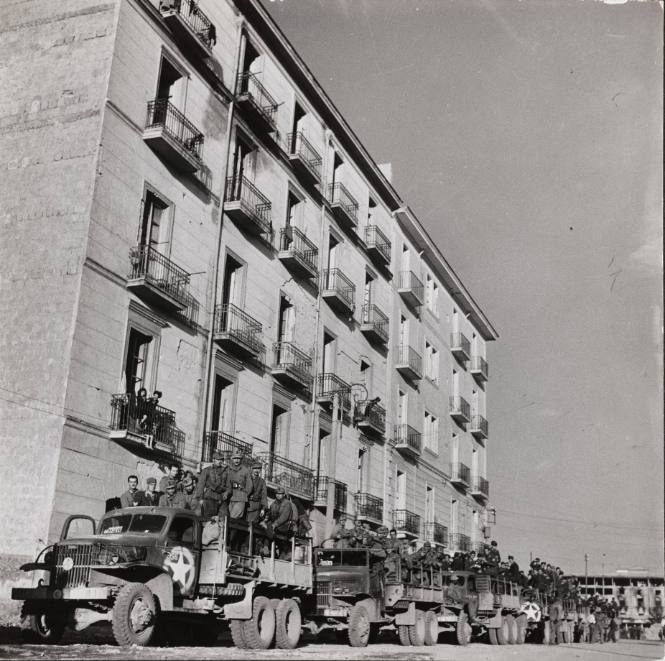 Evacuating Soldiers, Naples