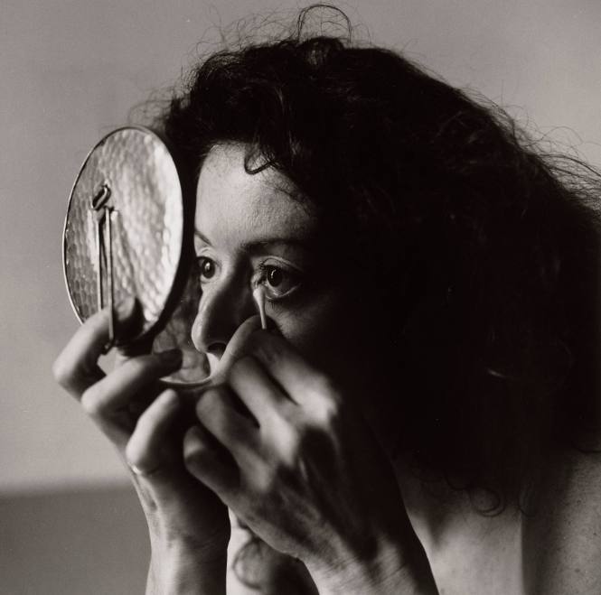 Lynn Davis Applying Make-up