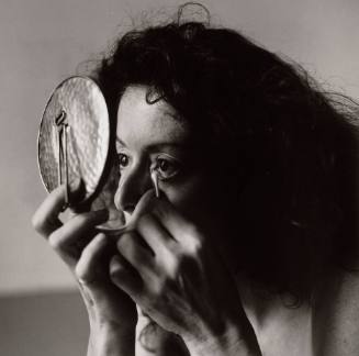 Lynn Davis Applying Make-up