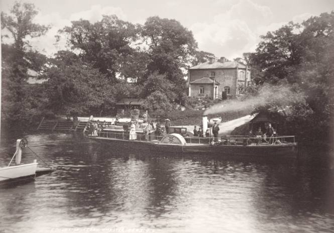 Eccleston Ferry oin the River Dee, near Chester, England