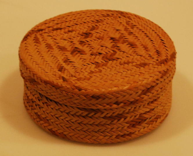 Basket with lid (single weave)