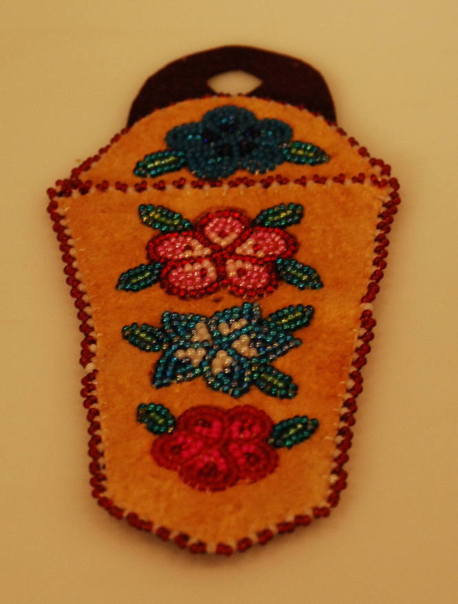 Scissor holder with flower design