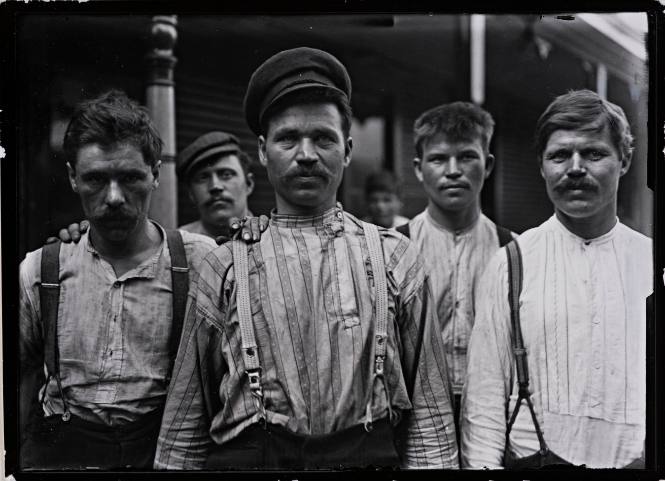 Steelworkers at Russian boarding house in Homestead, PA