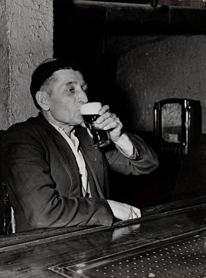 Man at the Bar, Ambridge, Pennsylvania, January 1941