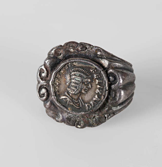 Commemorative Ring with Denarius of Julia Mamaea, mother of Emperor Severus Alexander