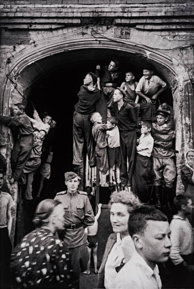 Watching the Parade of German POWs, Moscow
