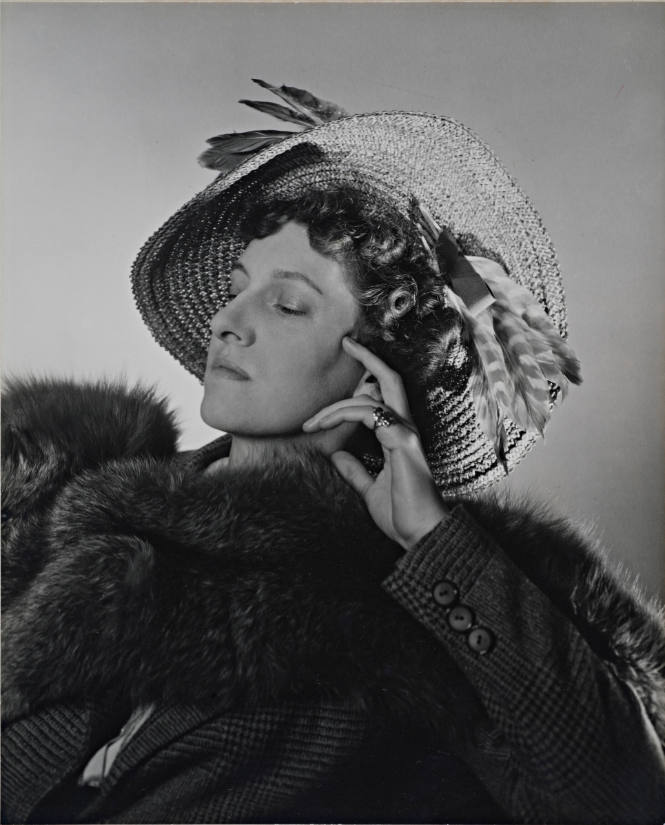 Agnes Rindge (with hat)