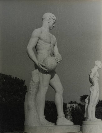 Foro Mussolini: Rome (now Foro Italica), City: Catanzaro, Sport: Football, Sculptor: Morescholchi. The figure in the background is: City: Ascoli Piceno, Sport: Boxer, Sculptor: Messina