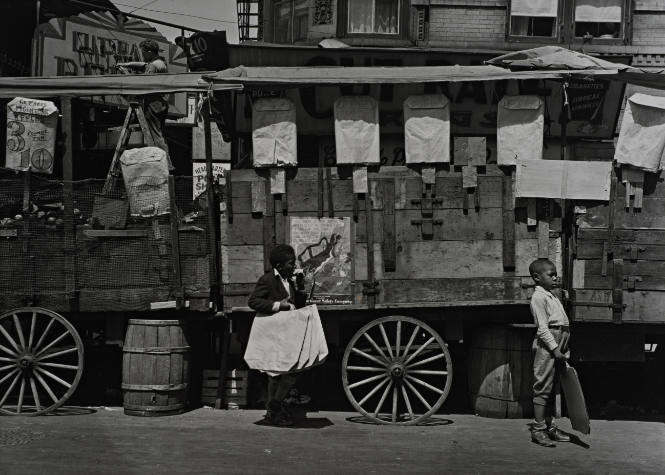Untitled [Street scene 3], from the series Harlem Document
