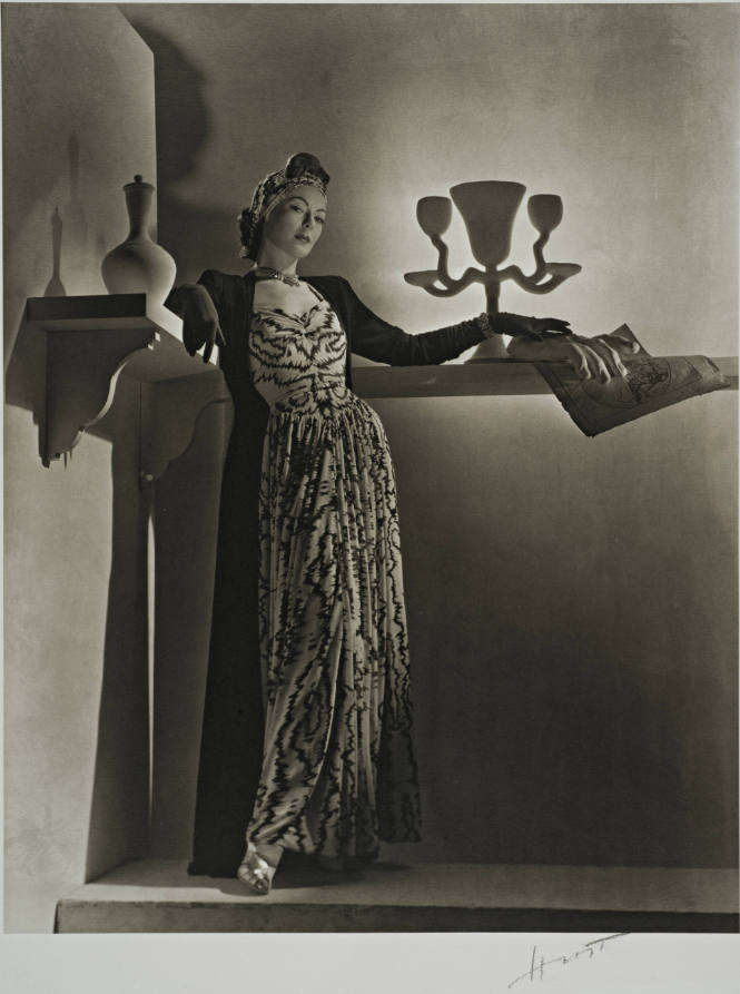 Model with Giacometti Vase