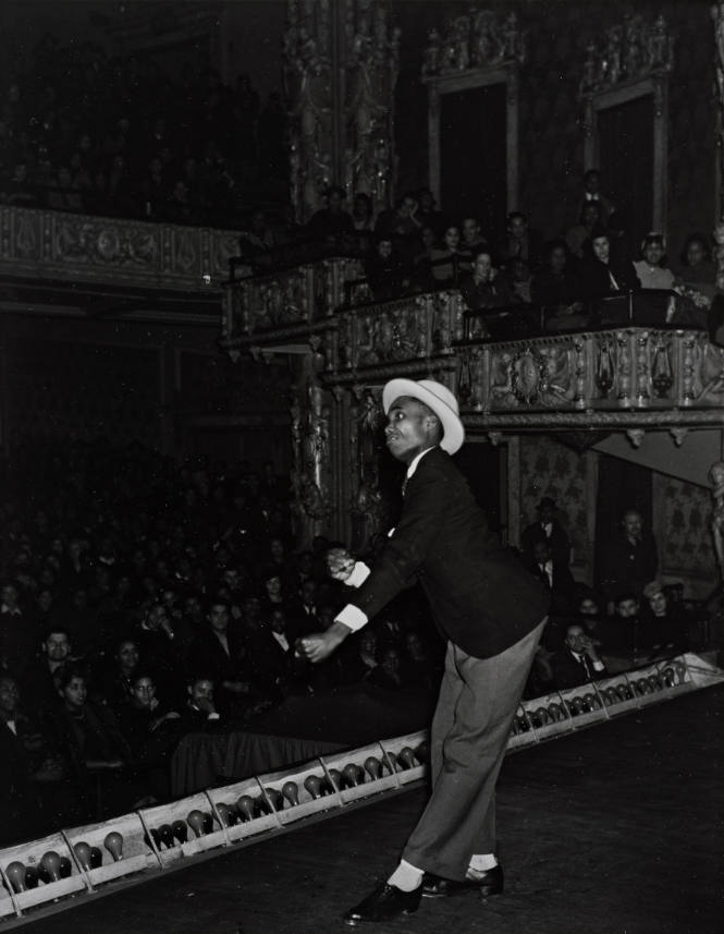 Untitled [Apollo theater], from the series Harlem Document