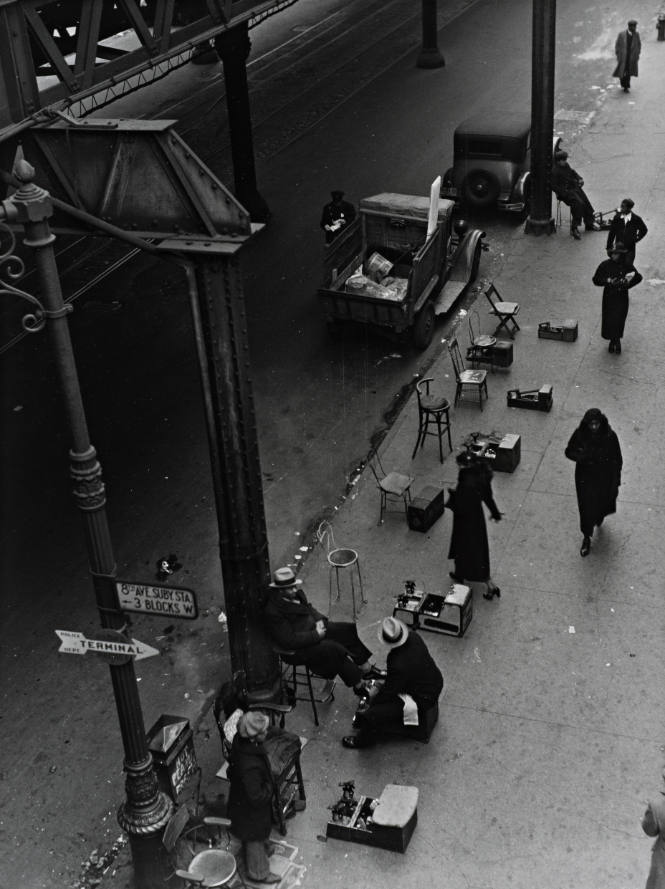 Untitled [Street scene 4], from the series Harlem Document