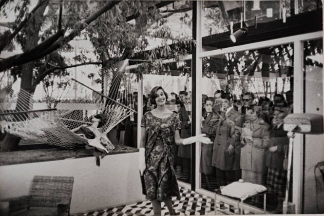 Model in exhibit with crowd gathered, Brussels World Fair
