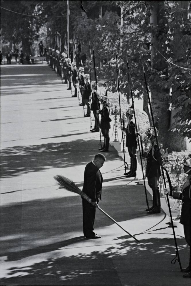 Inspecting Guards/Teheran