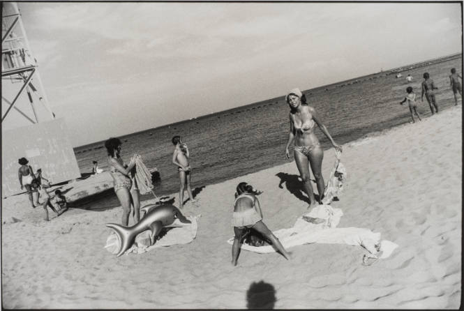 Untitled, from Women are Beautiful [Women and Children at the Beach]