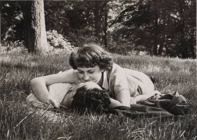 Wimbledon Common, London (Kissing couple lying down)