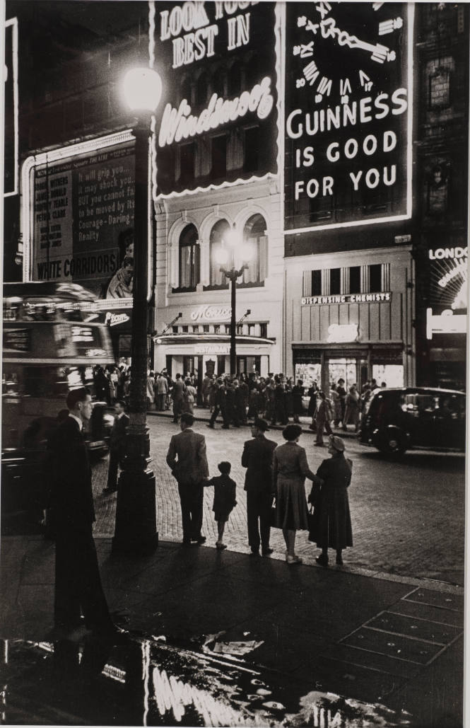 Piccadilly - Lookings Towards Snevword Street