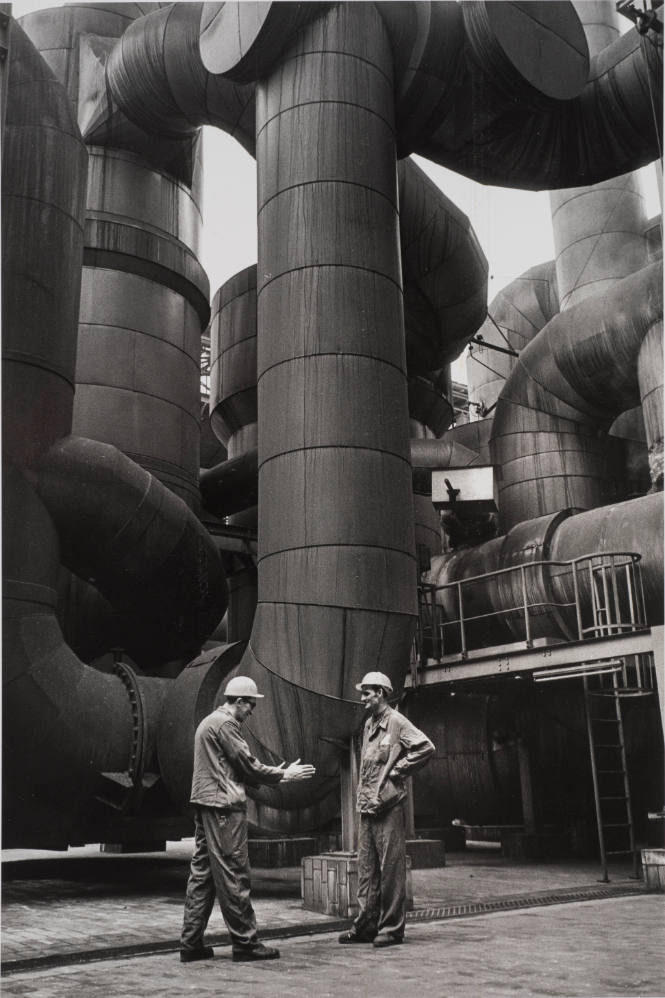 Working men in the chemical industry, Bayer Werke in Leverkusen, W. Germany