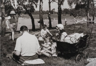Wimbledon Common, London (Family picnic with pram)