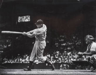 Baseball player Johnny Mize playing for the Giants