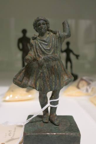 Figure of Lar skipping forward onto his left leg
