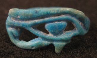 Ring with symbol for eye