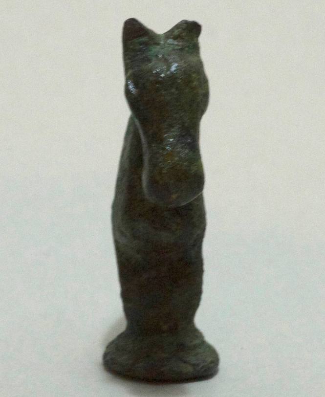 Vessel foot in form of a horse's head