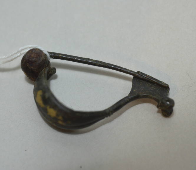 Fibula "a navicella," with quintuple spiral spring and two spirals on catch