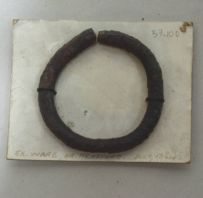 Bracelet or ring handle