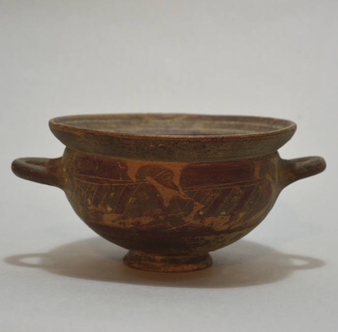 Italo-Corinthian kylix with offset lip, decorated with a frieze of ducks