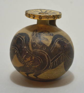 Italo-Corinthian aryballos decorated with griffin; spiral rays on base