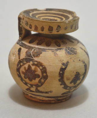 Corinthian round aryballos, decorated with frieze of shield-bearing warriors
