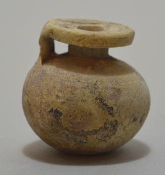 Small Italo-Corinthian aryballos, with faded frieze of warriors with round shields (cf. 48.137)