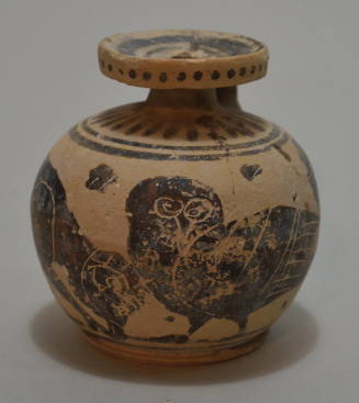 Corinthian round aryballos decorated with an owl and ram; incised details