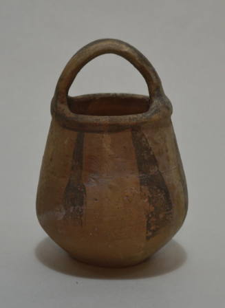 Basket vase with basket handle and linear ornament