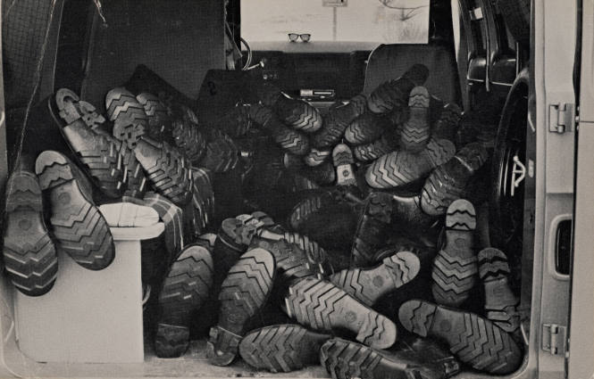 100 Boots on Vacation (100 Boots Go East)