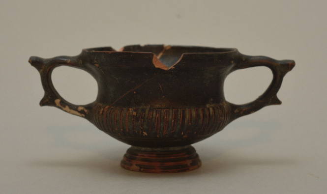 Black-glazed kantharos with ribbed body