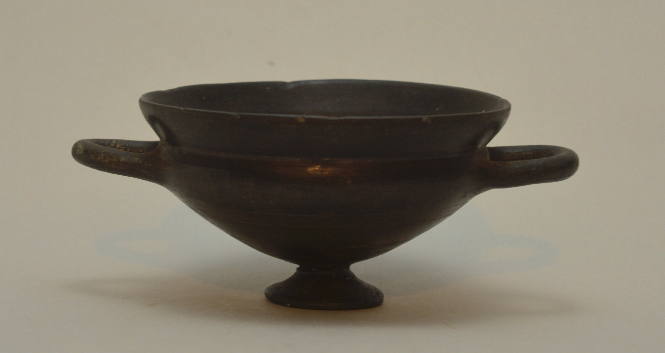 Etruscan bucchero kylix