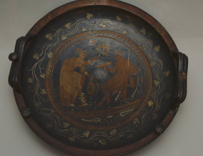 Red-figure Apulian Patera
