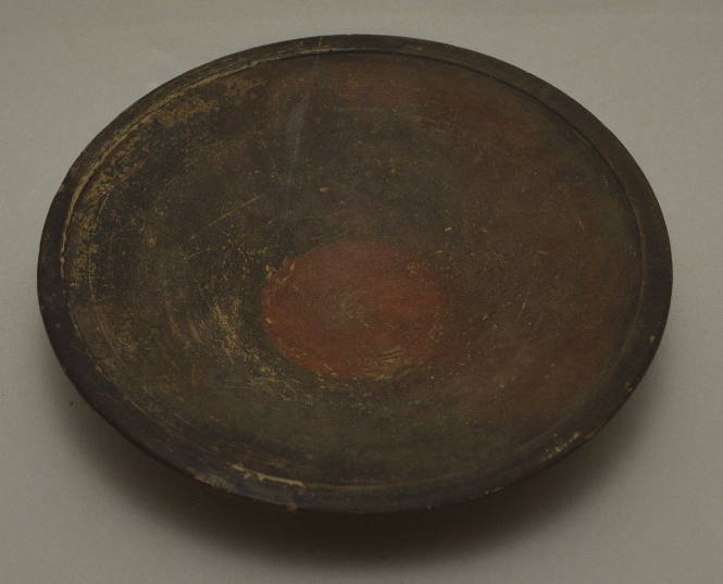 Dish on low ring foot