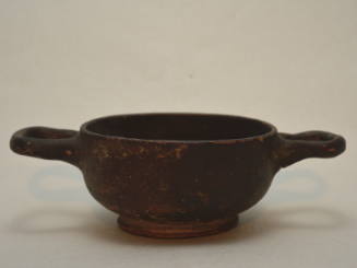 Southern Italian black-glaze kylix or skyphos with two lateral handles