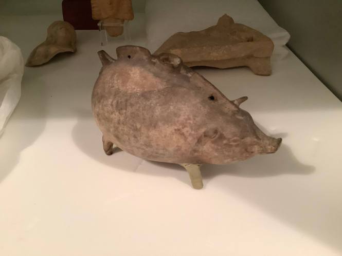 Vessel in the form of a pig (boar)