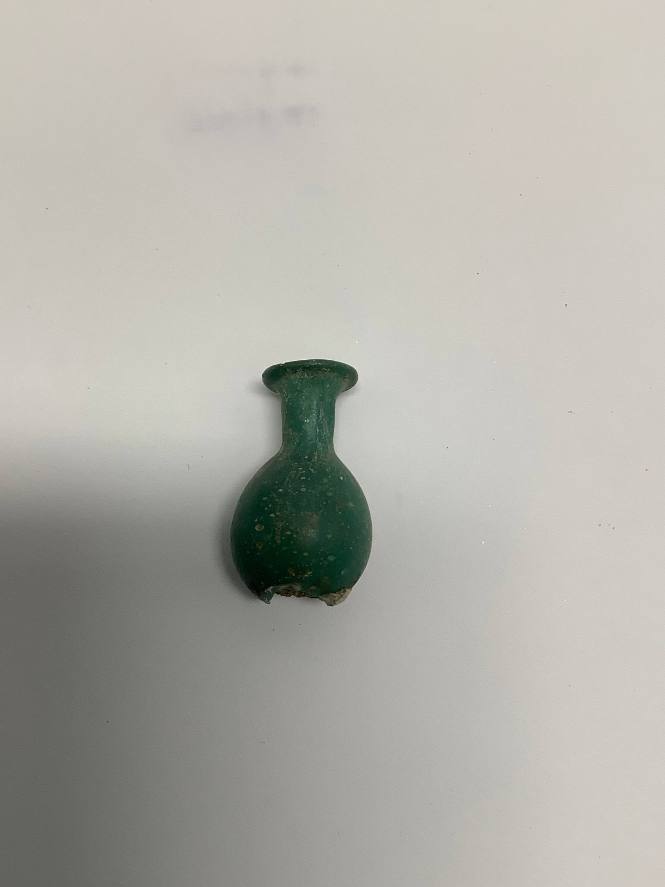 Miniature glass vessel with ovoid body