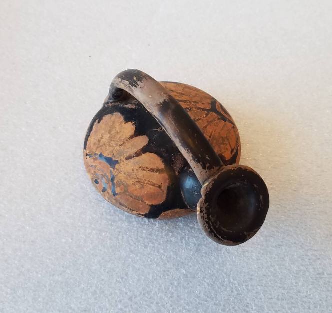 South Italian red-figure Askos decorated with palmettes