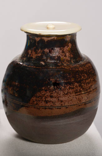 Zeze ware large tea caddy of long-neck type